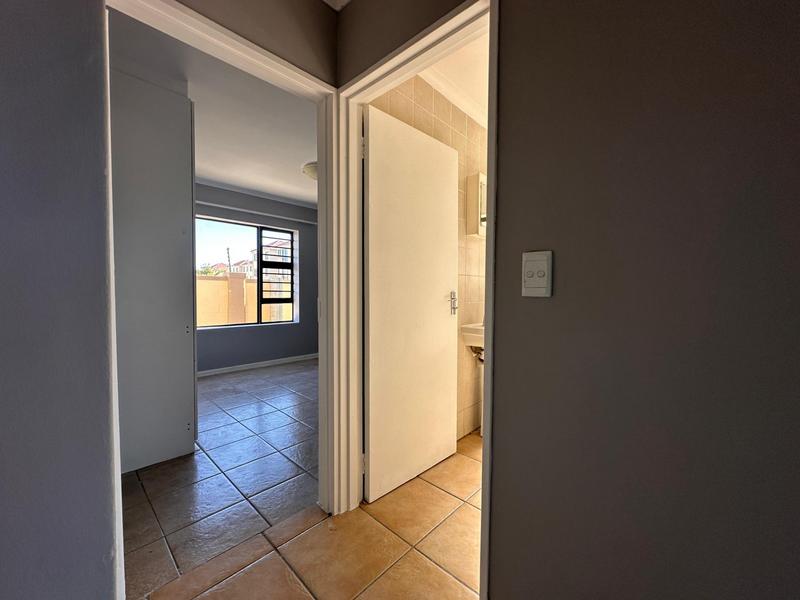 To Let 2 Bedroom Property for Rent in Guldenland Western Cape